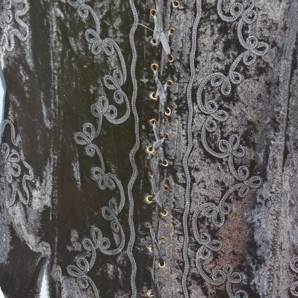 Velvet Embroidered Top SZ 2X Romeo & Juliet - Picture 7 of 7